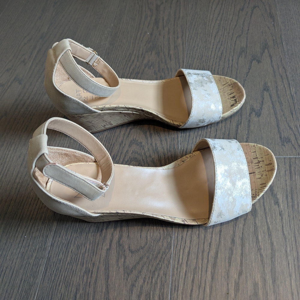 Naturalizer Cream Areda Wedge Sandals, Size 9 Wide - Picture 2 of 5